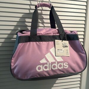 NWT Adidas Crossbody Ladies Gym Bag with lots of room. Easily fits into locker.